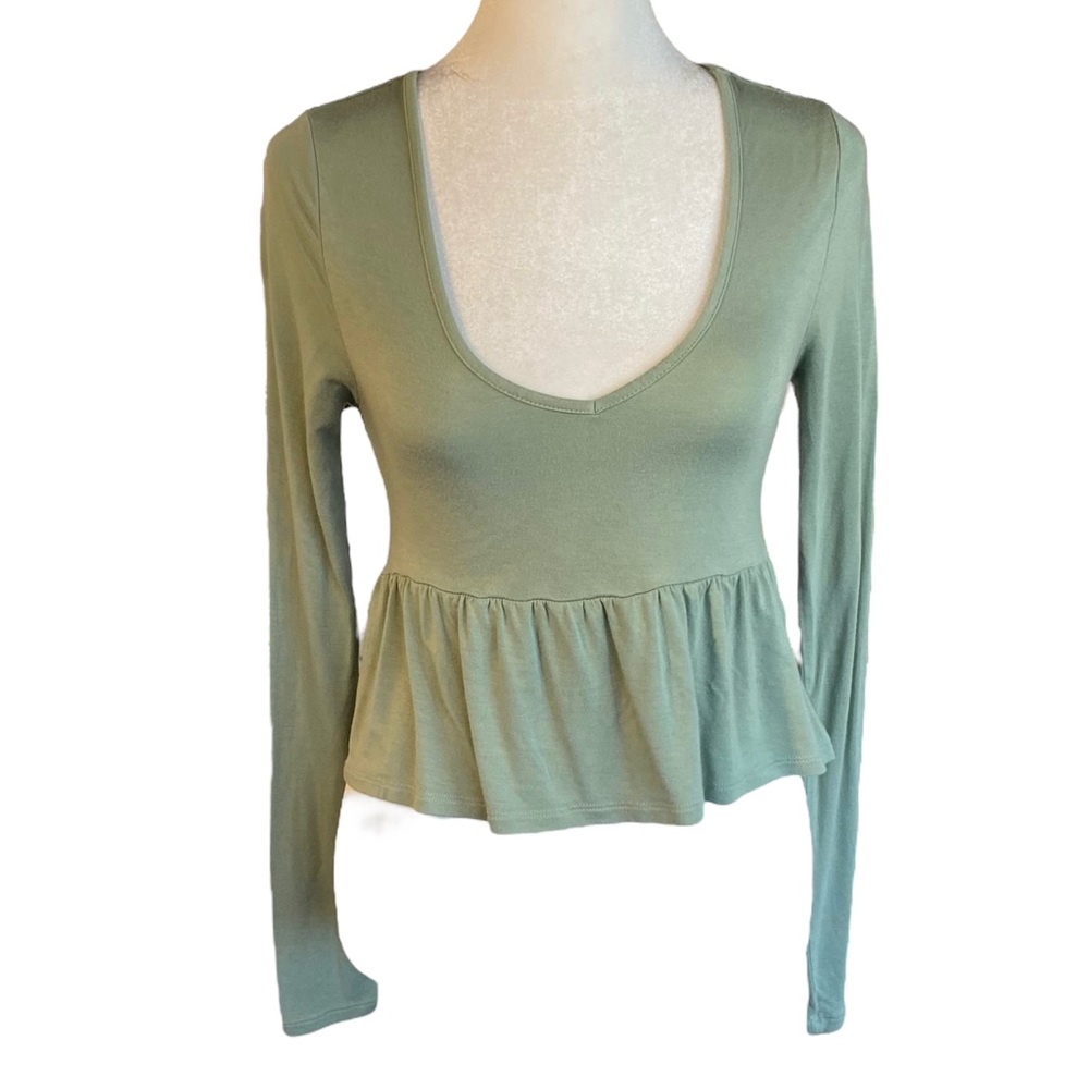 Me to We Peplum Hem Top